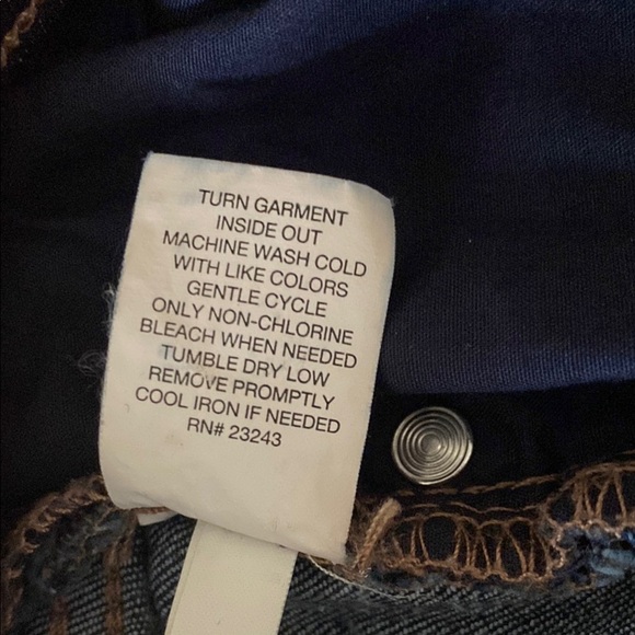 Blue Skinny Jeans Soho NY & Co Size 6 Dark Wash and Subtle Fading Relaxed Fit - Picture 7 of 7